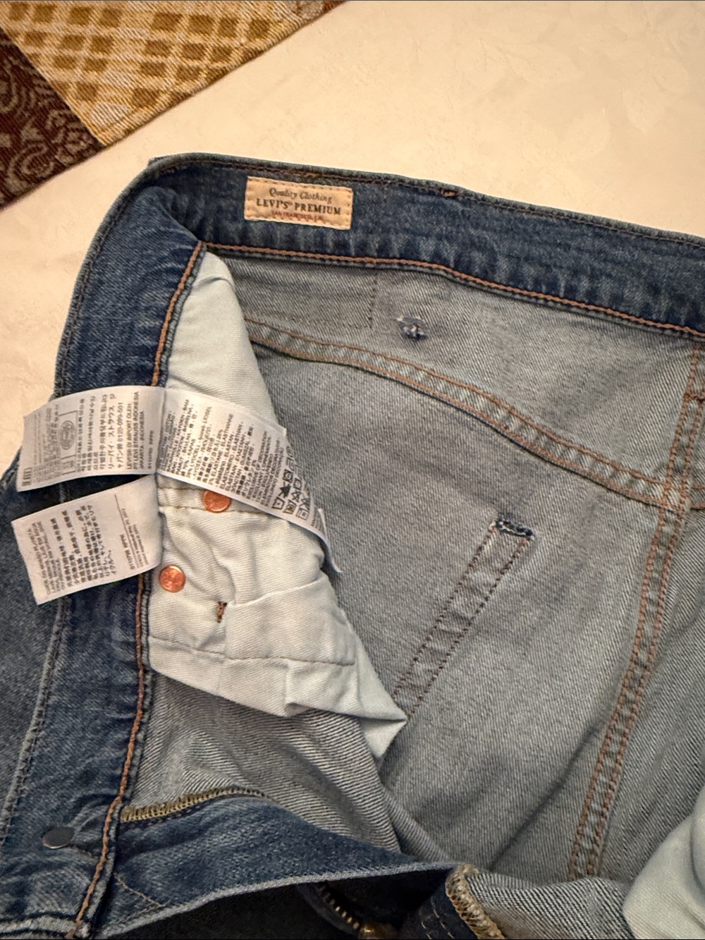 1290 Levi's Men's Light and Medium Blue Straight Jeans